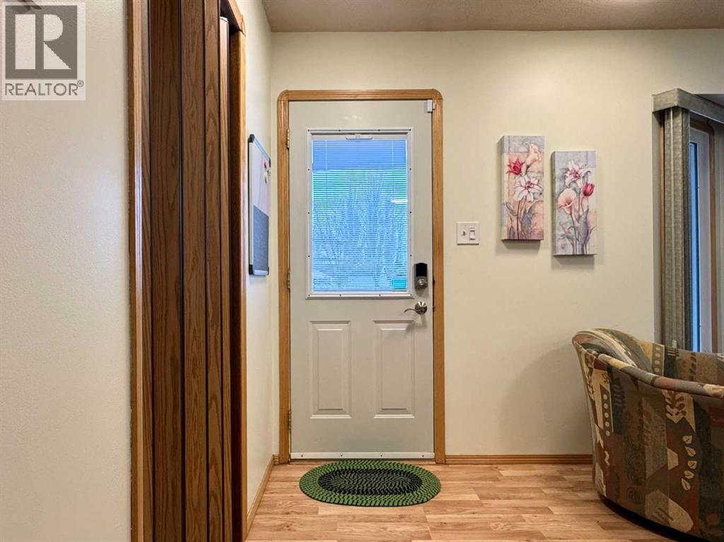 11 Princeton Road W, Lethbridge, Alberta  T1K 5A1 - Photo 4 - A2275434