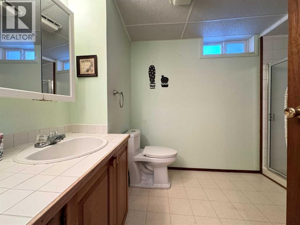 11 Princeton Road W, Lethbridge, Alberta  T1K 5A1 - Photo 34 - A2275434