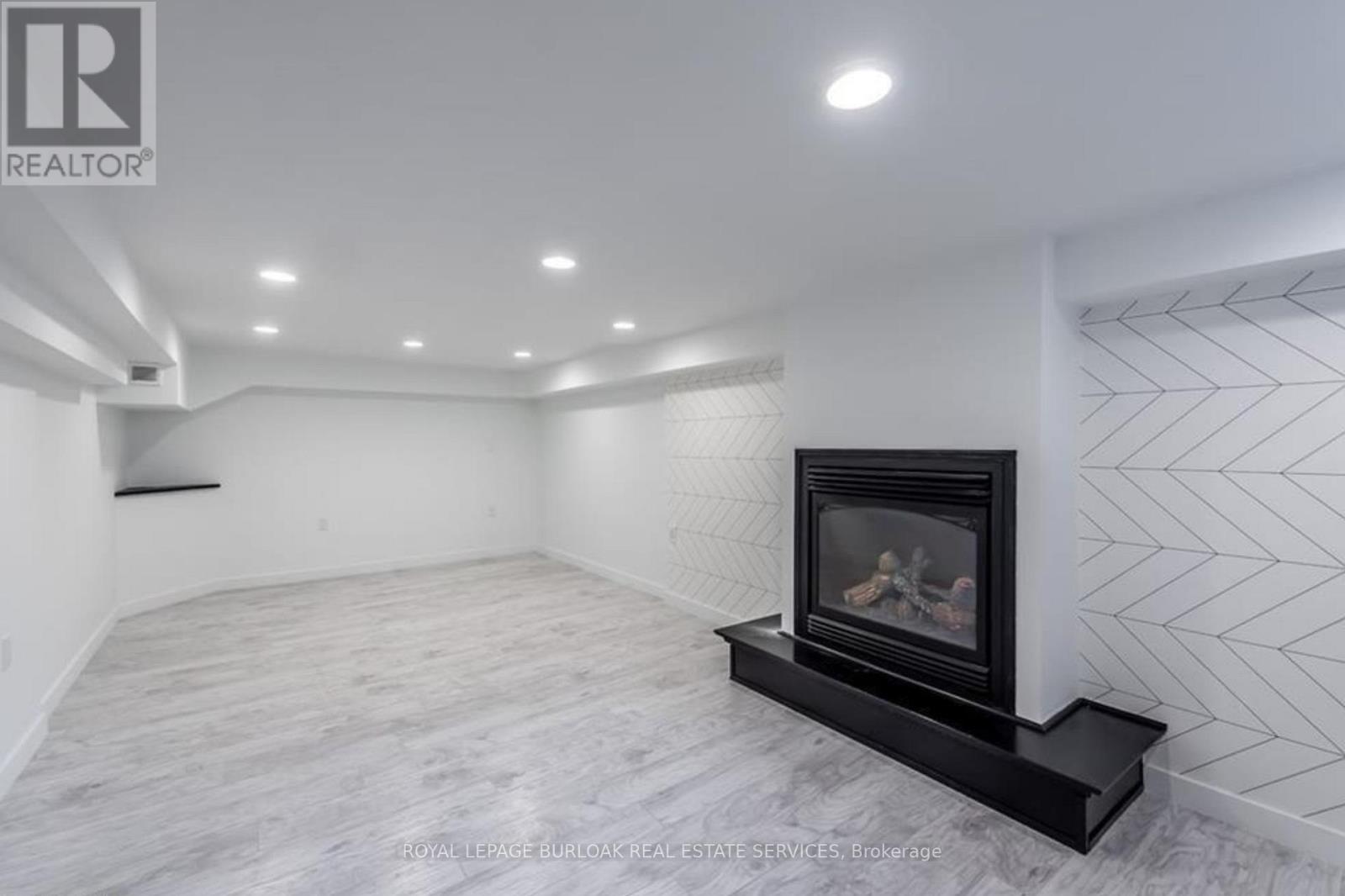 Lower - 257 East 17th Street, Hamilton, Ontario  L9A 4M6 - Photo 4 - X12653230