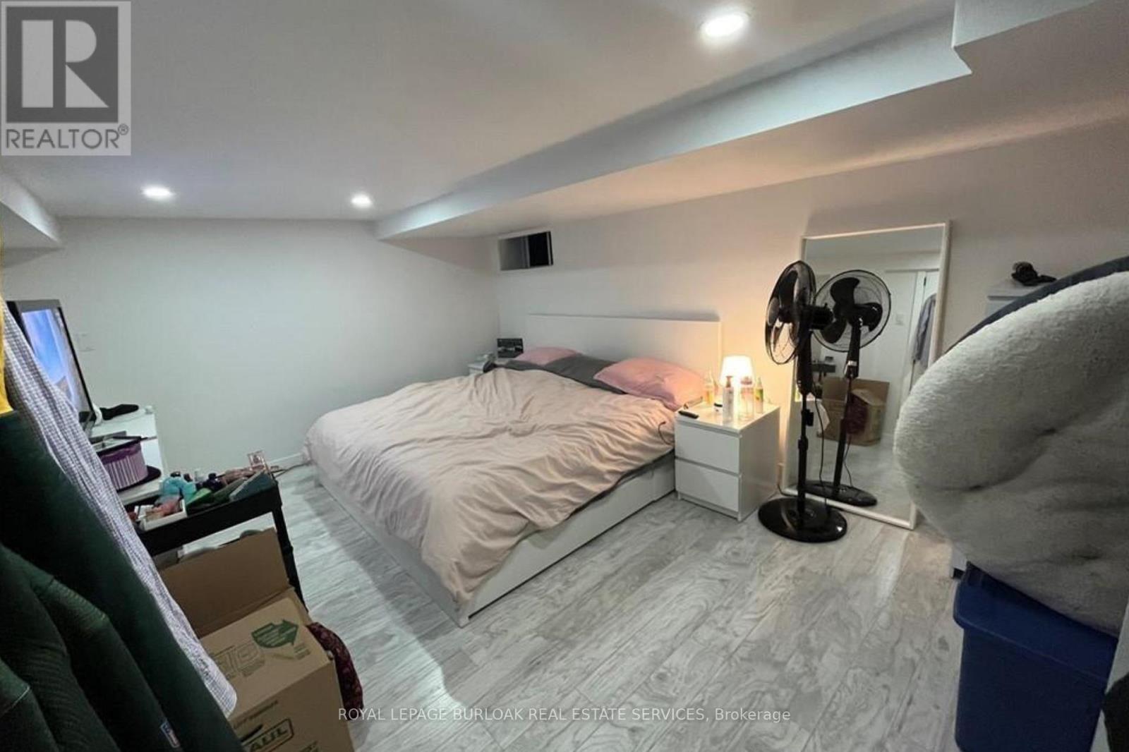 Lower - 257 East 17th Street, Hamilton, Ontario  L9A 4M6 - Photo 8 - X12653230