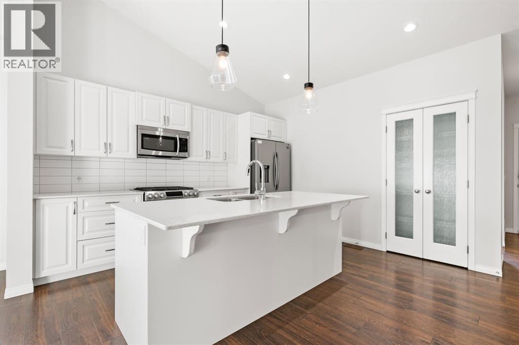 3 Hillcrest Close E, Airdrie, Alberta  T4B 4T9 - Photo 5 - A2274350