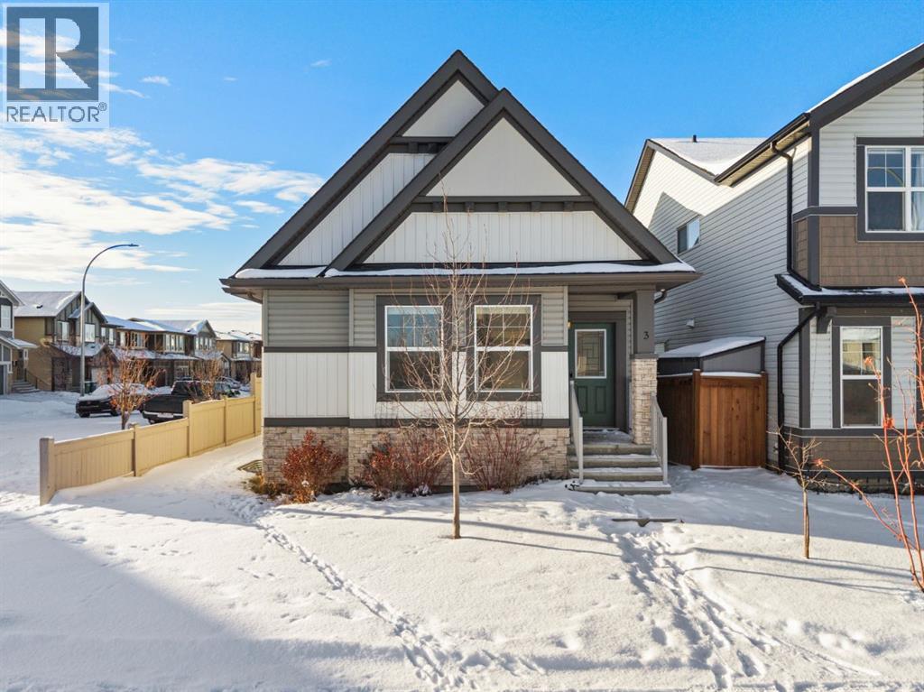3 Hillcrest Close E, Airdrie, Alberta  T4B 4T9 - Photo 1 - A2274350