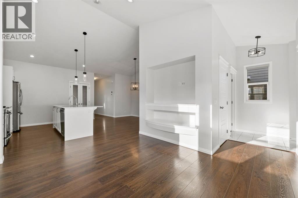 3 Hillcrest Close E, Airdrie, Alberta  T4B 4T9 - Photo 7 - A2274350