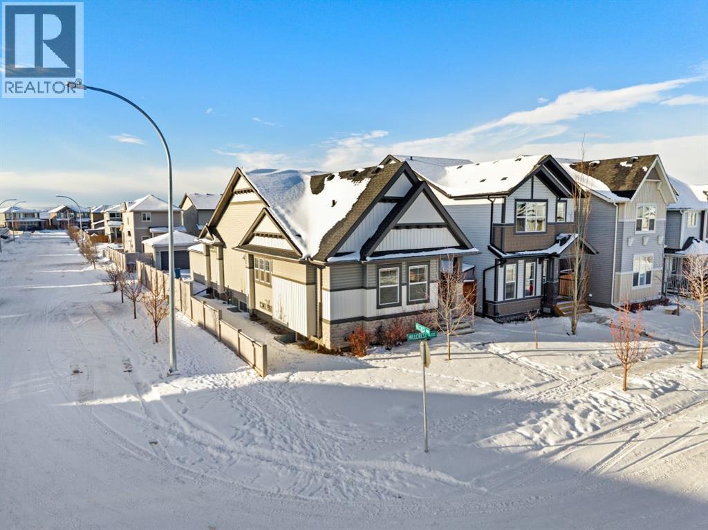 3 Hillcrest Close E, Airdrie, Alberta  T4B 4T9 - Photo 2 - A2274350