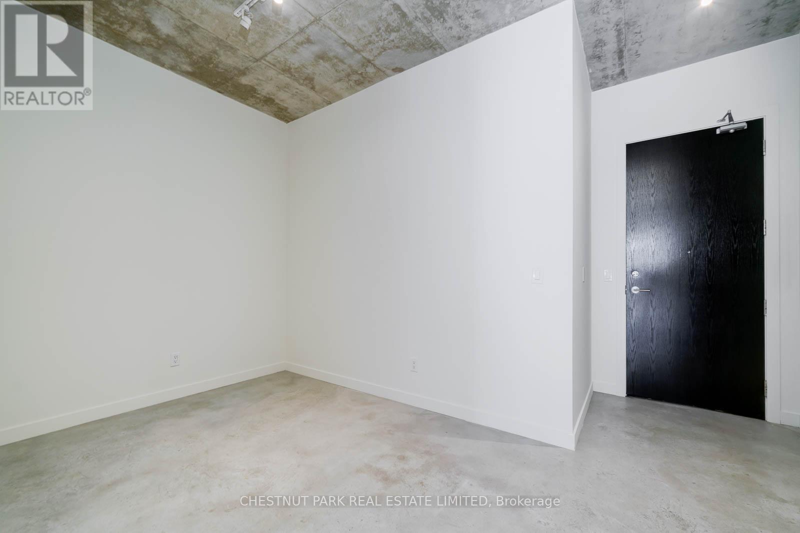 402 - 23 Brant Street, Toronto, Ontario  M5V 2L5 - Photo 13 - C12653158