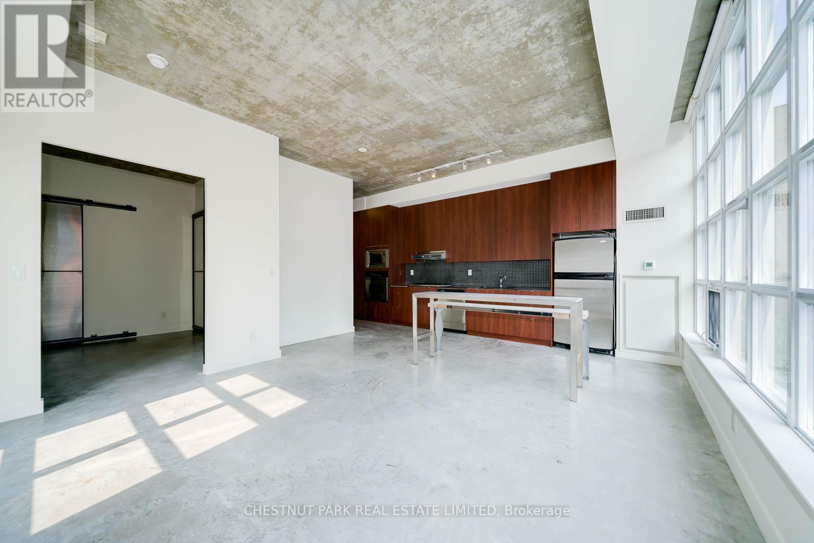 402 - 23 Brant Street, Toronto, Ontario  M5V 2L5 - Photo 9 - C12653158