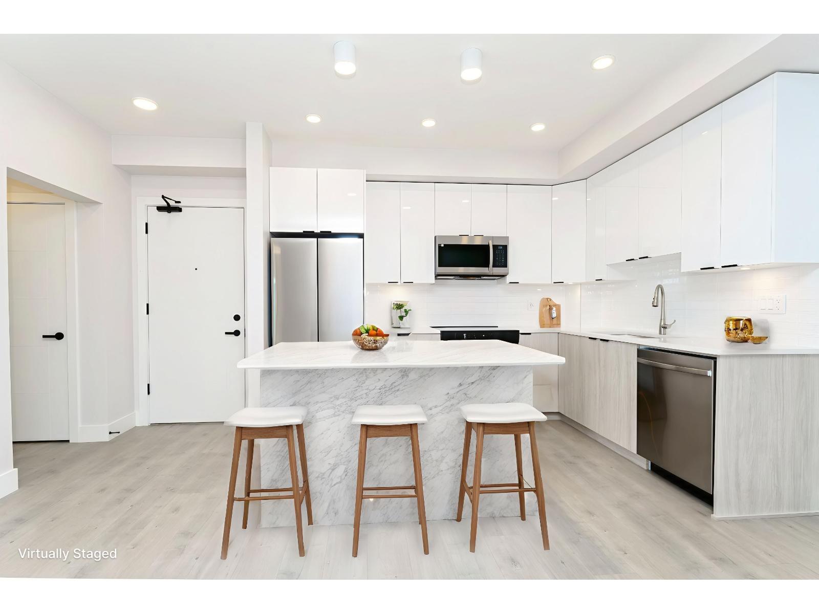 322 13458 95 Avenue, Surrey, British Columbia  V3V 0H1 - Photo 2 - R3075129