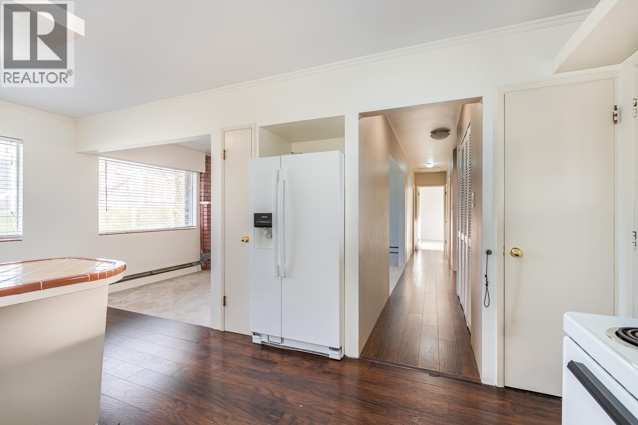 4044 Parker Street, Burnaby, British Columbia V5C 3B9 - Photo 5 - R3075147