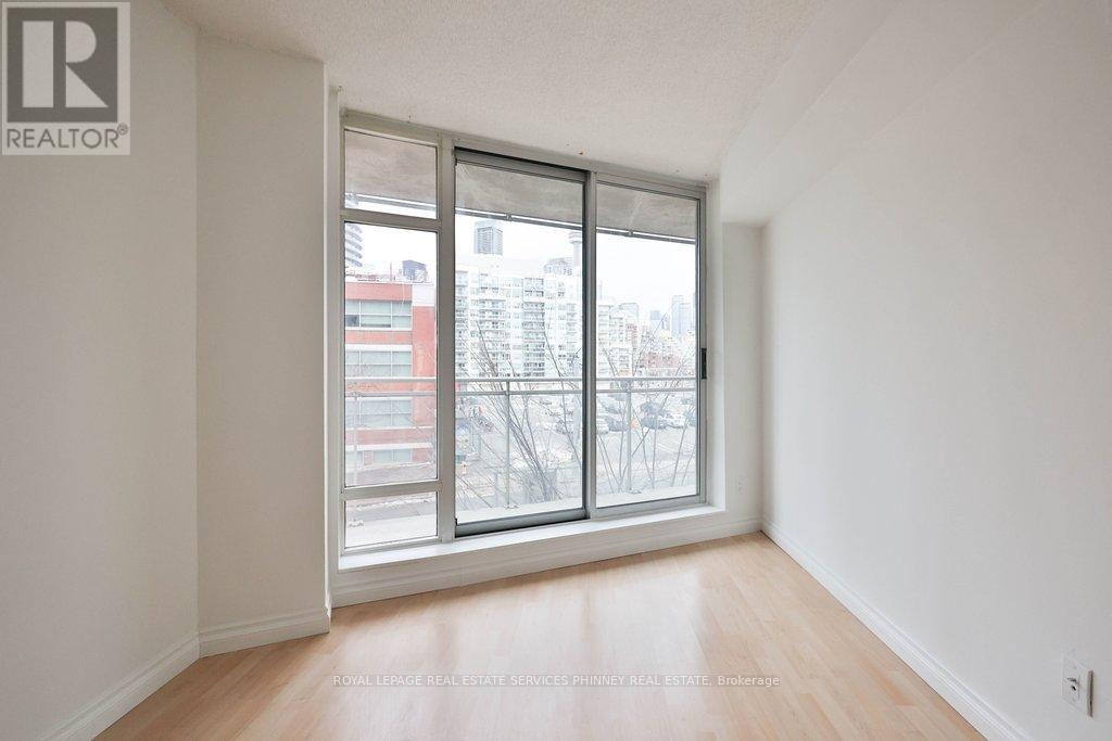 302 - 650 Queens Quay W, Toronto, Ontario  M5V 3N2 - Photo 12 - C12653250