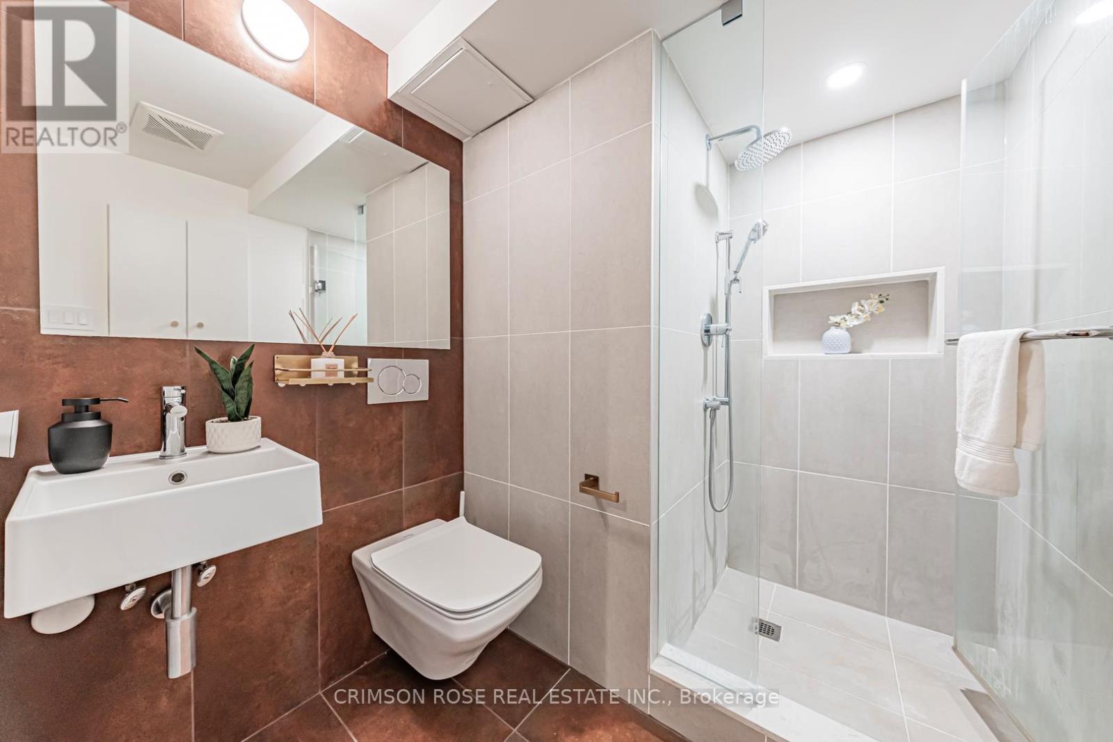 1107 - 10 Queens Quay W, Toronto, Ontario  M5J 2R9 - Photo 13 - C12506572