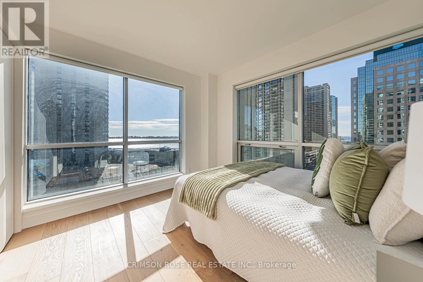 1107 - 10 Queens Quay W, Toronto, Ontario  M5J 2R9 - Photo 6 - C12506572