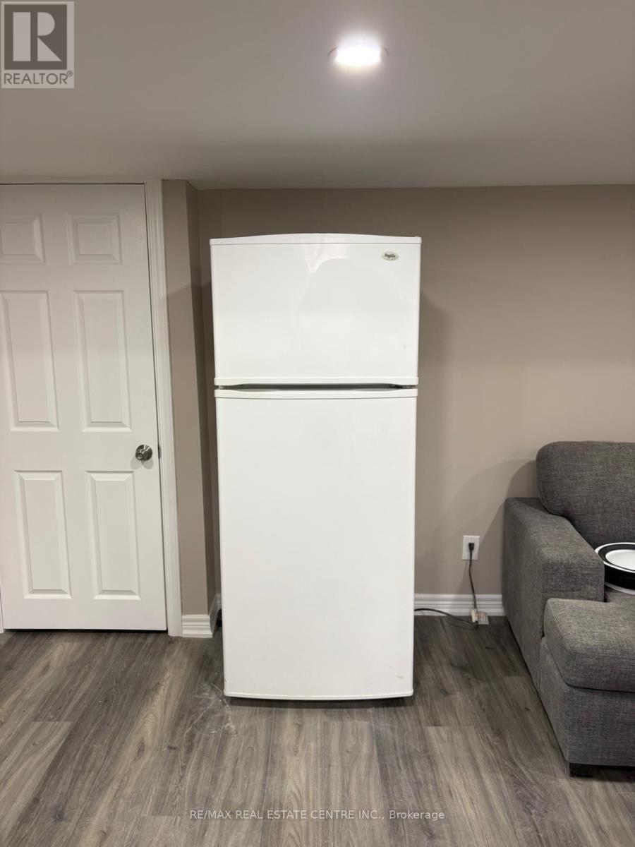 12 Spalding Gate S, Brampton, Ontario  L6Y 4S7 - Photo 3 - W12653258