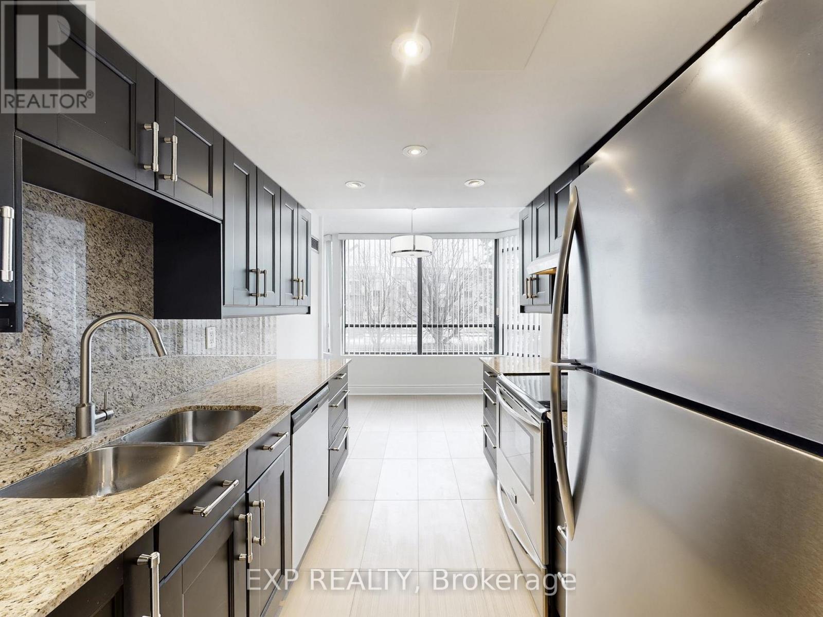 209 - 7420 Bathurst Street, Vaughan, Ontario  L4J 6X4 - Photo 5 - N12650894