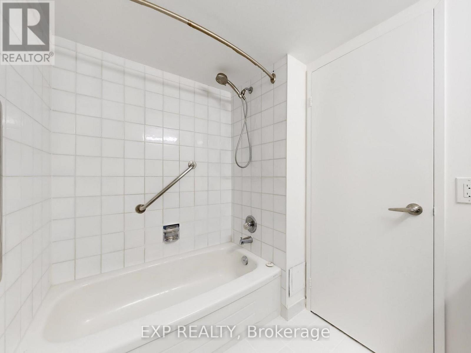 209 - 7420 Bathurst Street, Vaughan, Ontario  L4J 6X4 - Photo 22 - N12650894