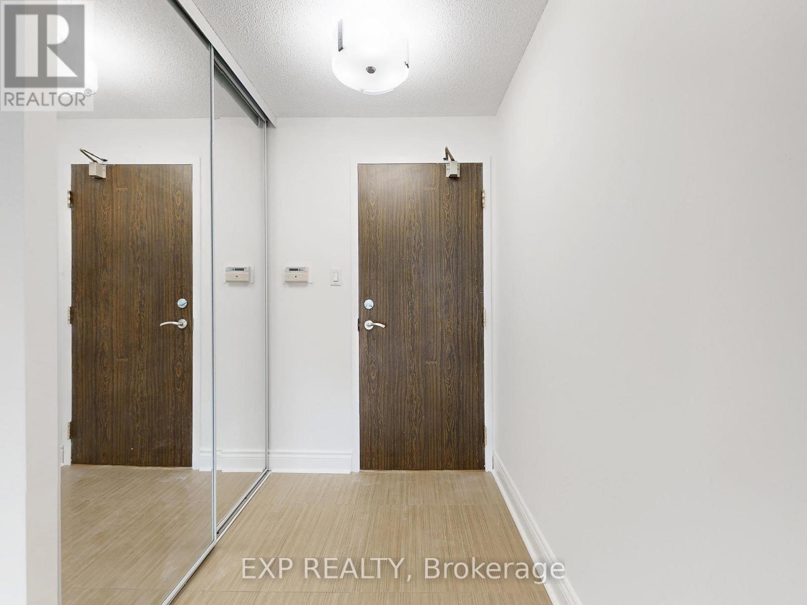 209 - 7420 Bathurst Street, Vaughan, Ontario  L4J 6X4 - Photo 4 - N12650894