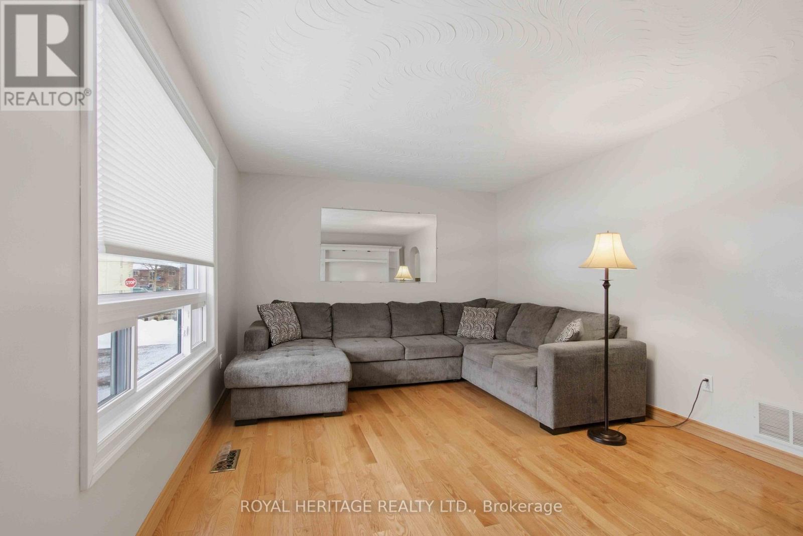 6 Kerr Crescent, Quinte West, Ontario  K8V 2W3 - Photo 5 - X12653300