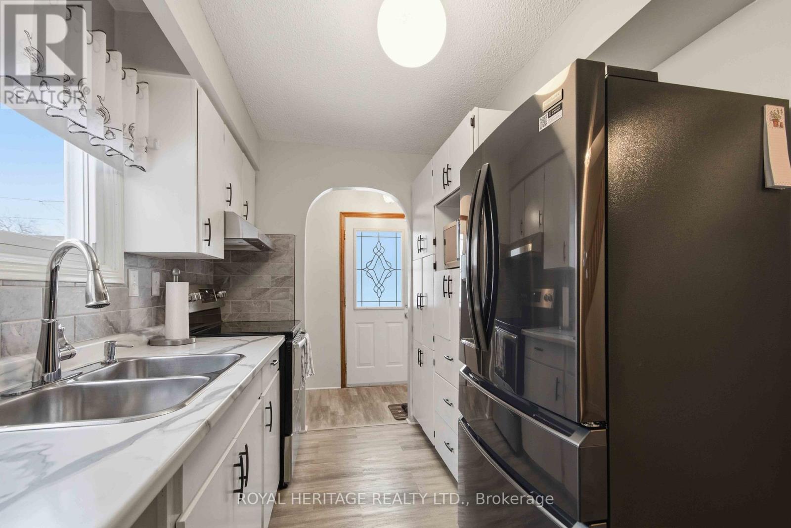 6 Kerr Crescent, Quinte West, Ontario  K8V 2W3 - Photo 9 - X12653300