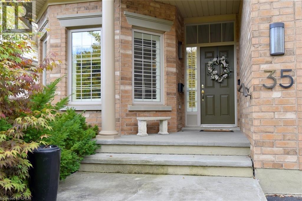 35 Riding Park Place, Dundas, Ontario  L9H 0B1 - Photo 3 - 40780948