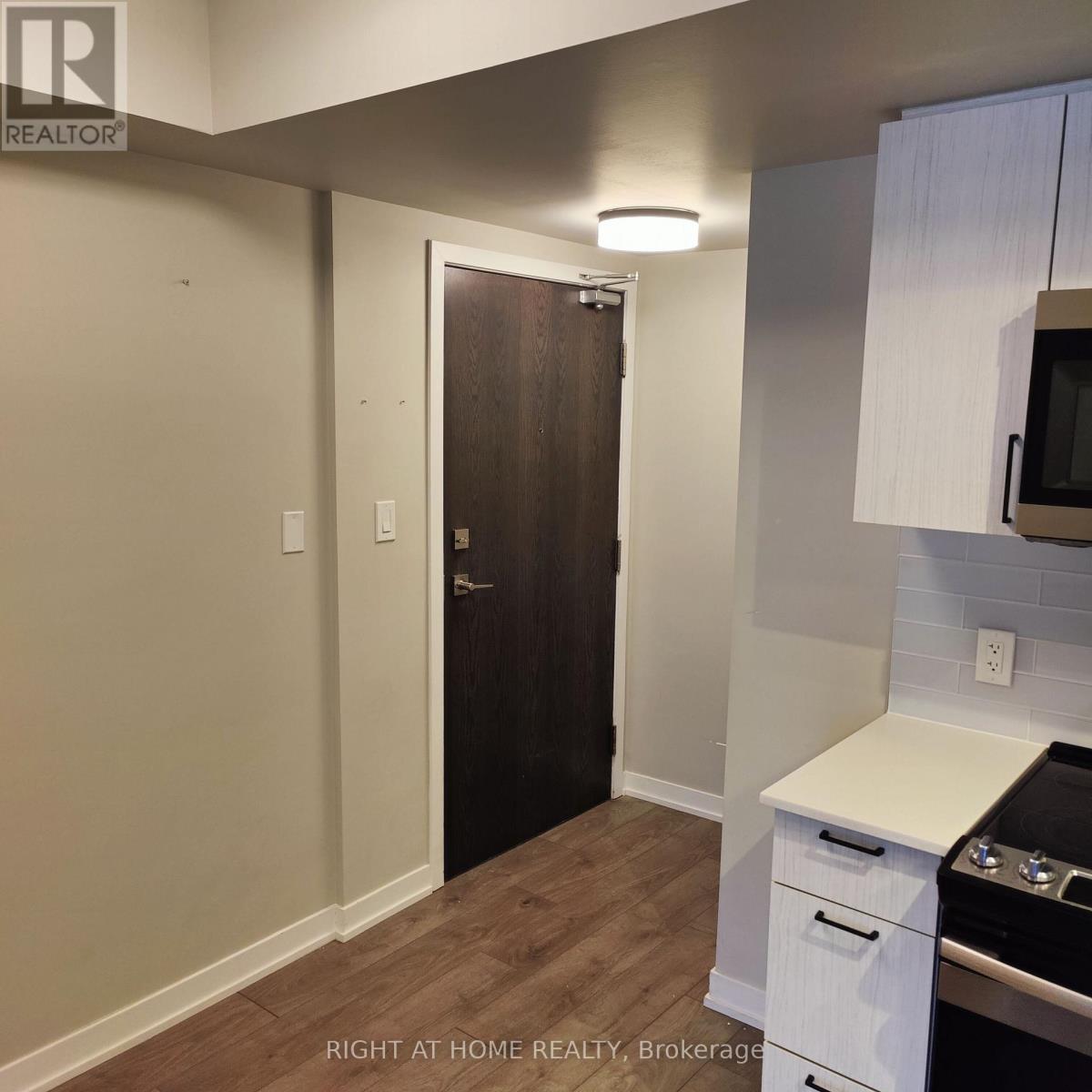 207 - 1401 O'connor Drive, Toronto, Ontario  M4B 2V5 - Photo 2 - E12651306