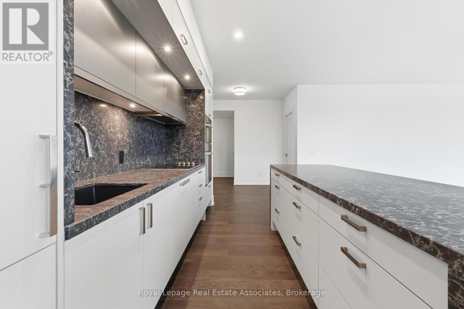 205 - 259 The Kingsway, Toronto, Ontario  M9A 0G2 - Photo 10 - W12647364