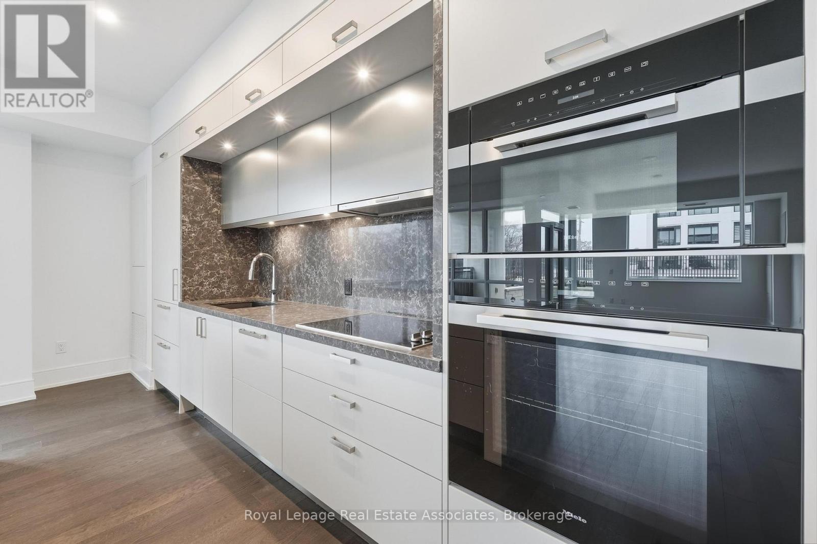 205 - 259 The Kingsway, Toronto, Ontario  M9A 0G2 - Photo 11 - W12647364