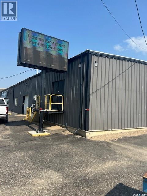 350 Railway Avenue E, North Battleford, Saskatchewan  S9A 2R6 - Photo 2 - SK015450