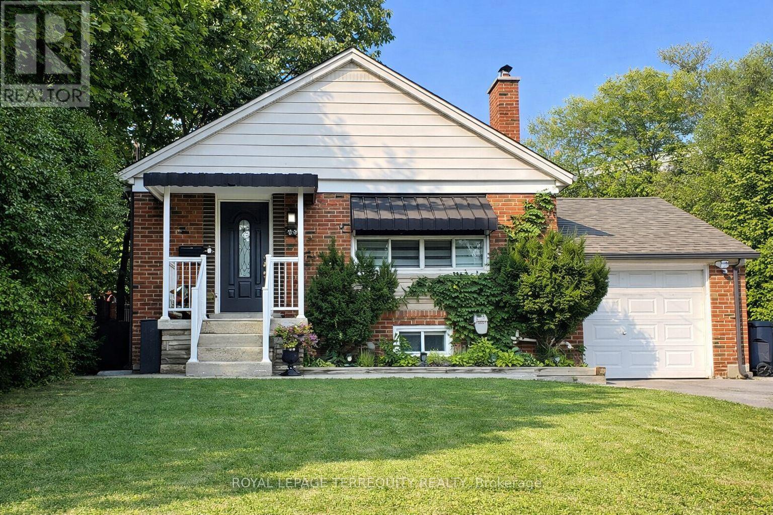 2 - 29 KHEDIVE AVENUE, Toronto, Ontario