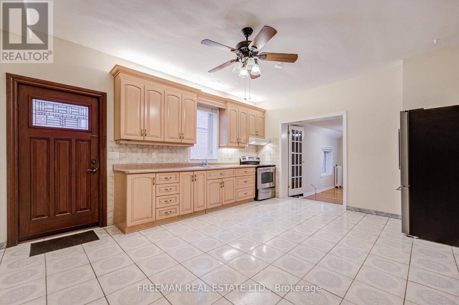 Main Fl - 756 Eculid Avenue, Toronto, Ontario  M6G 2V2 - Photo 8 - C12653276