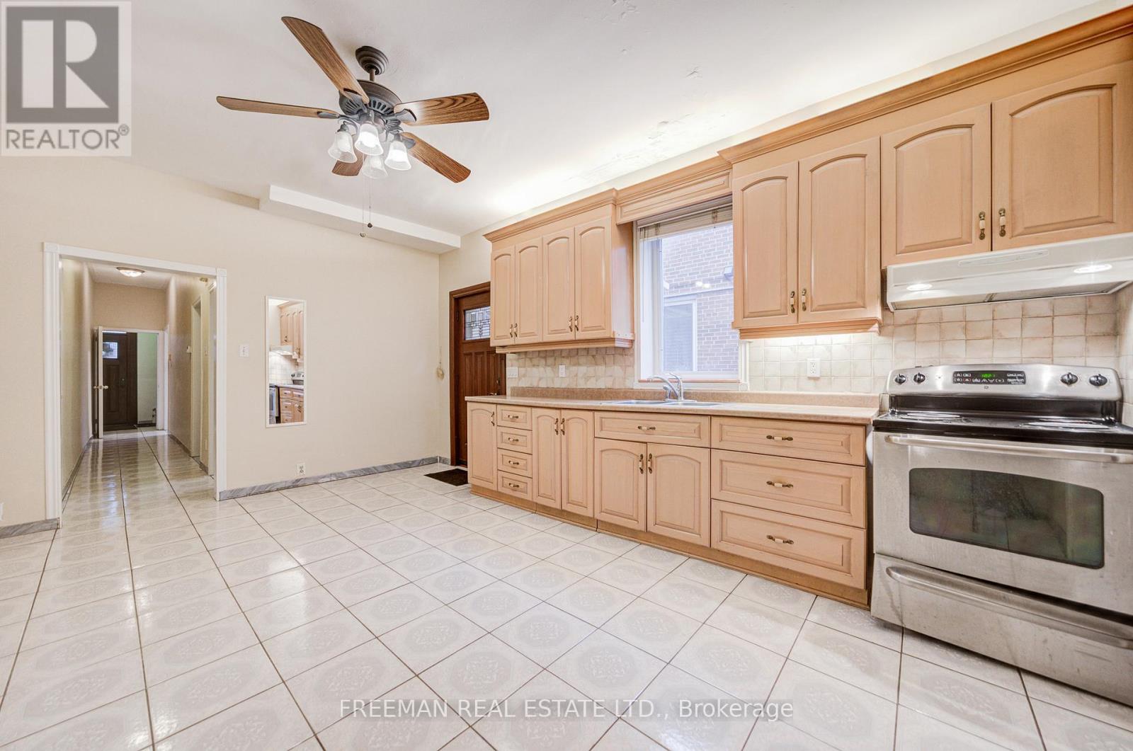 Main Fl - 756 Eculid Avenue, Toronto, Ontario  M6G 2V2 - Photo 9 - C12653276