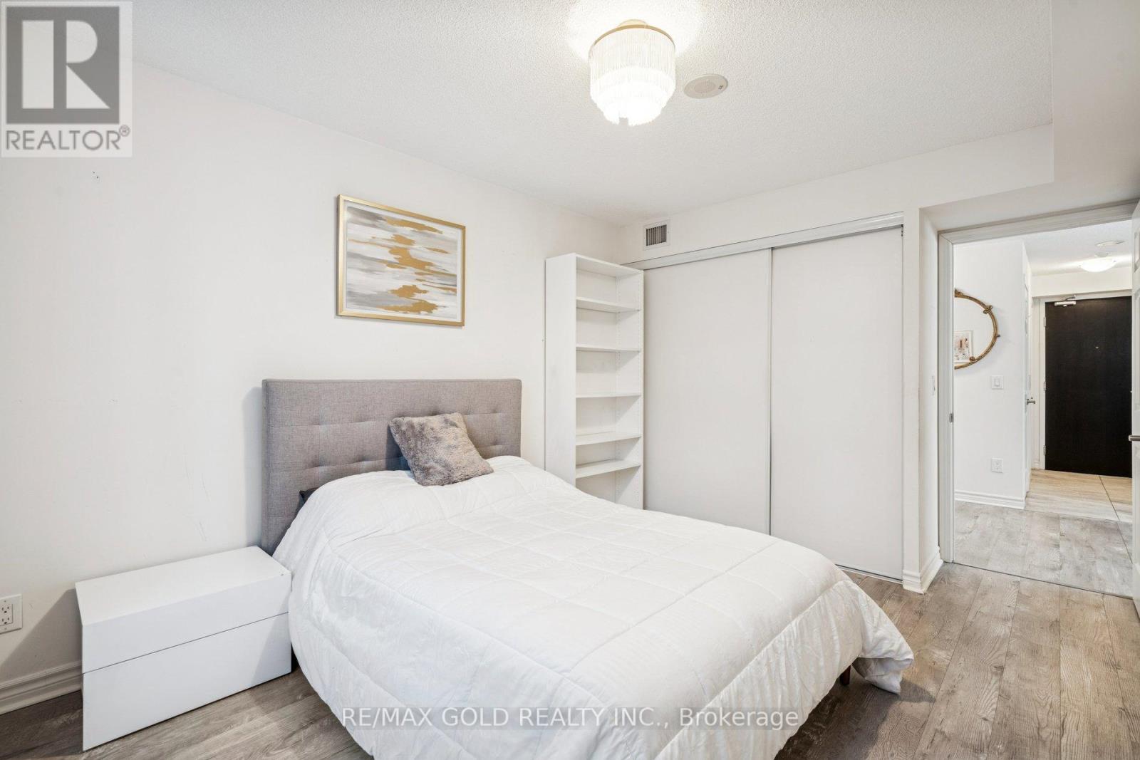 1819 - 25 Lower Simcoe Street, Toronto, Ontario  M5J 3A1 - Photo 21 - C12653310