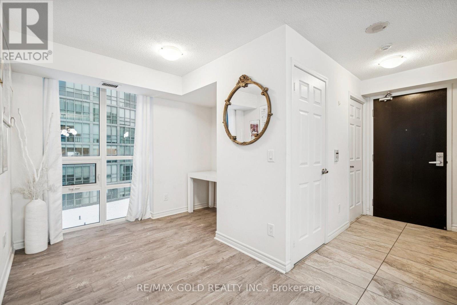 1819 - 25 Lower Simcoe Street, Toronto, Ontario  M5J 3A1 - Photo 9 - C12653310