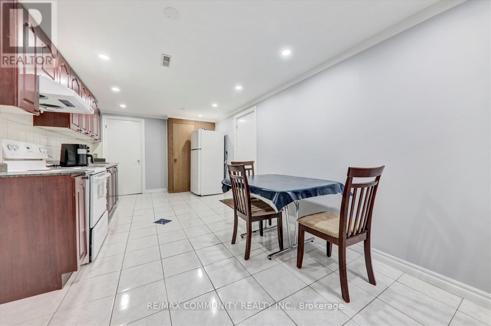 6 Barlow Road W, Toronto, Ontario  M1G 2B4 - Photo 22 - E12653320