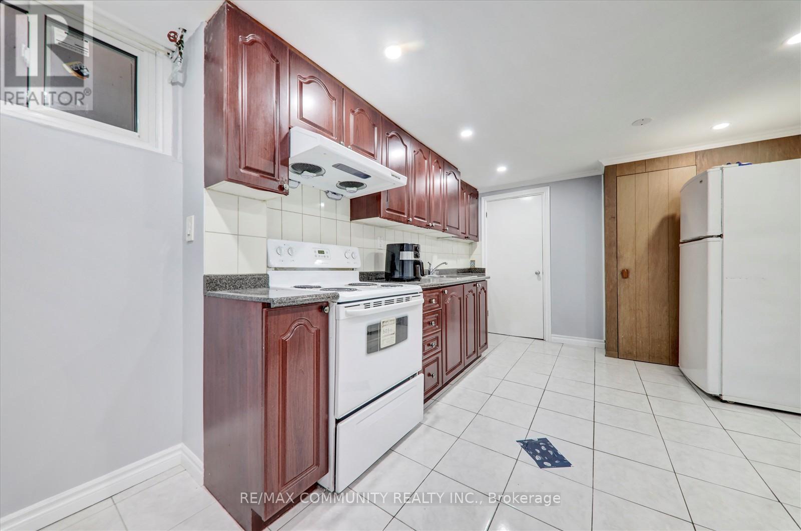 6 Barlow Road W, Toronto, Ontario  M1G 2B4 - Photo 23 - E12653320