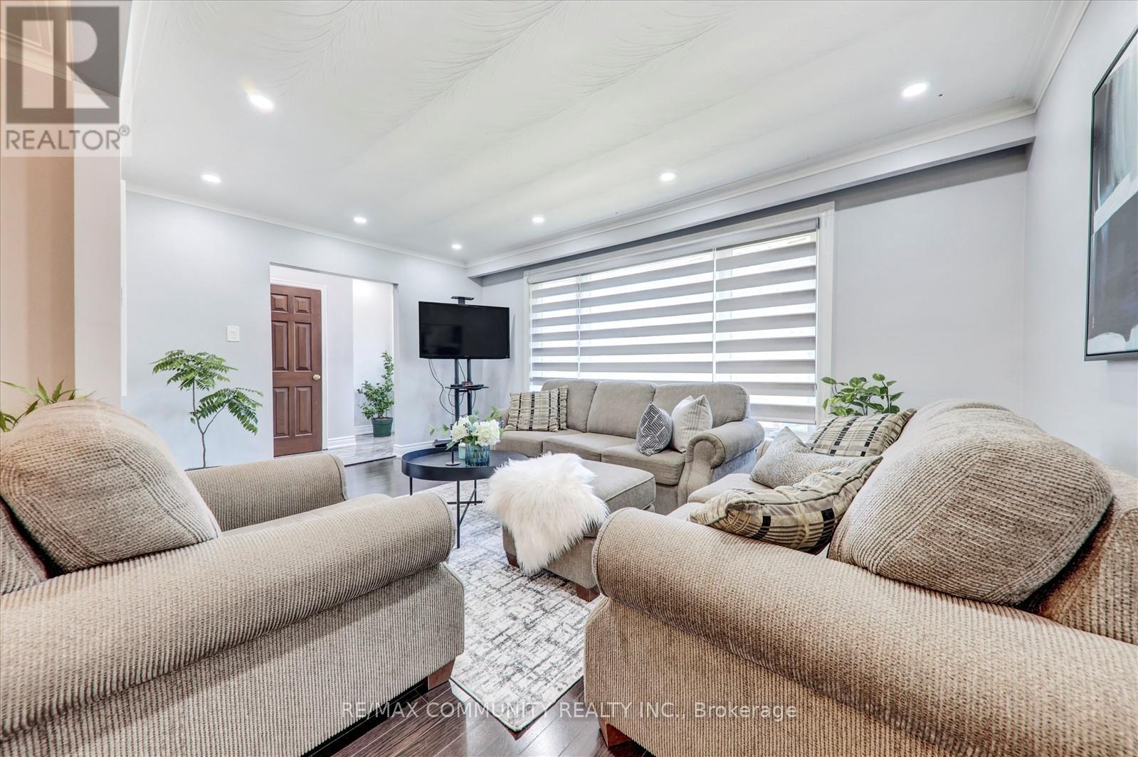 6 Barlow Road W, Toronto, Ontario  M1G 2B4 - Photo 9 - E12653320