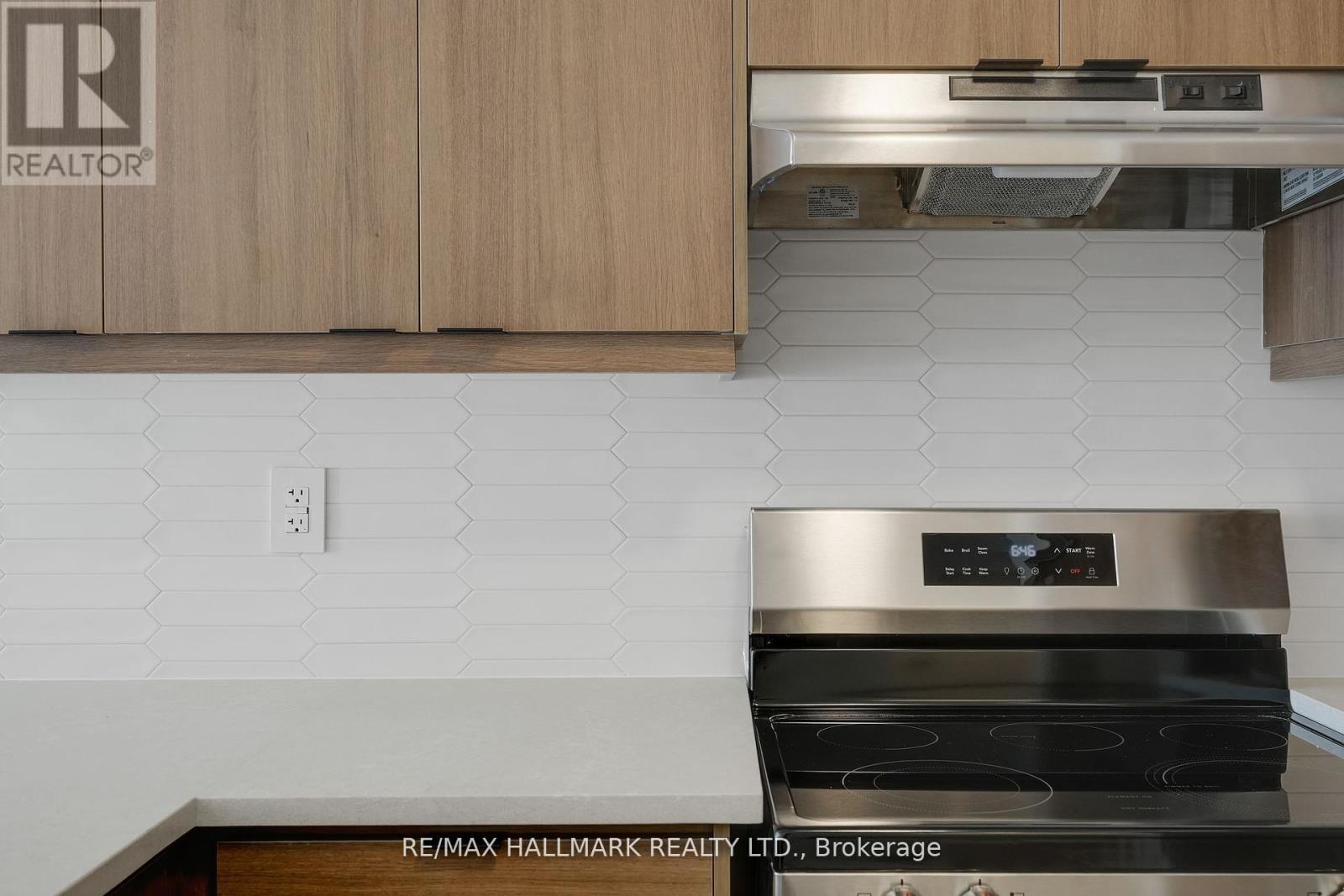 701 Sargeant Place, Innisfil, Ontario  L9S 0T2 - Photo 11 - N12653290