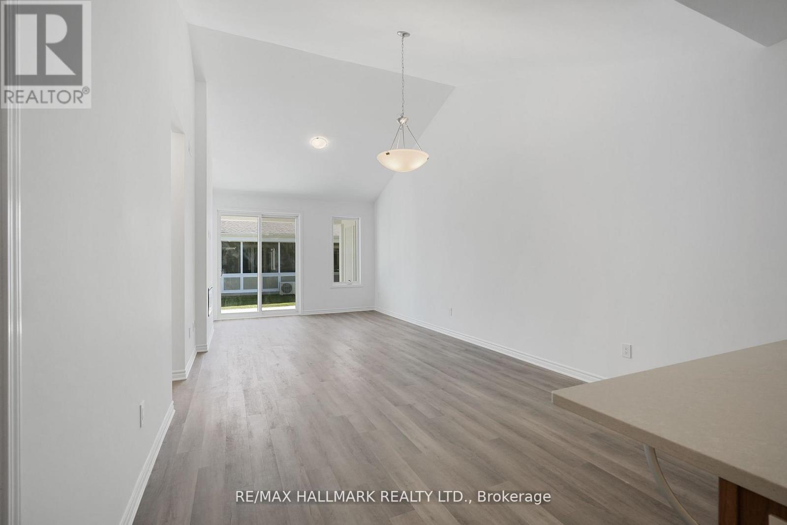 701 Sargeant Place, Innisfil, Ontario  L9S 0T2 - Photo 13 - N12653290