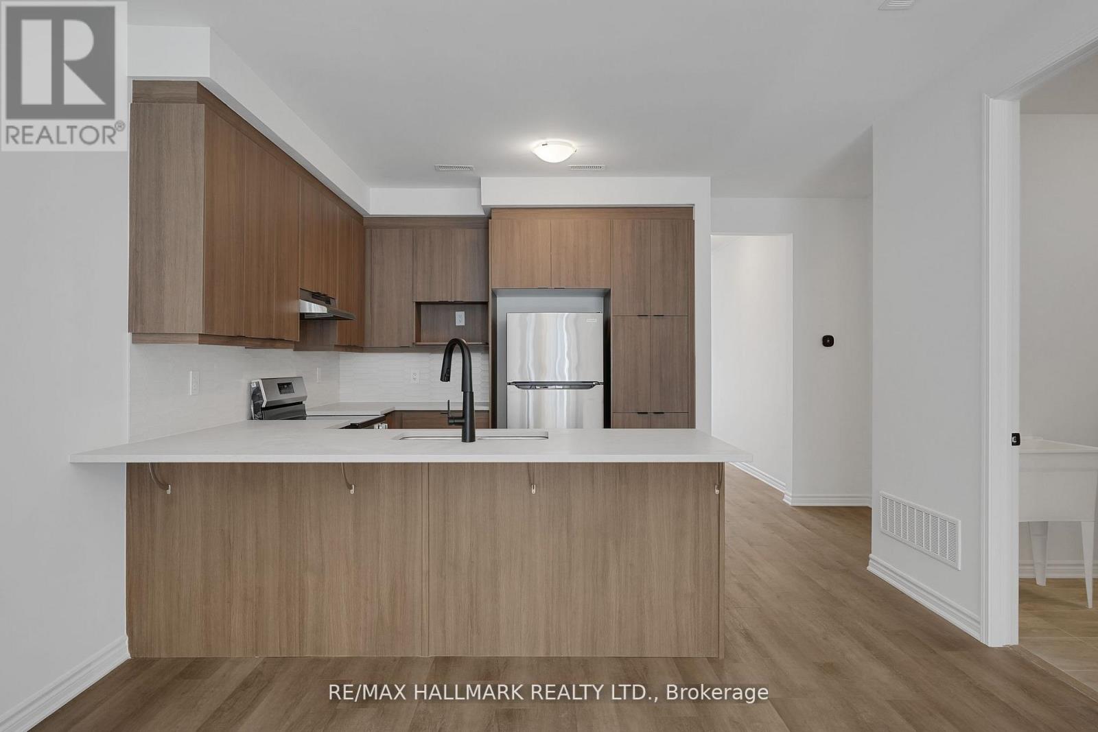 701 Sargeant Place, Innisfil, Ontario  L9S 0T2 - Photo 8 - N12653290