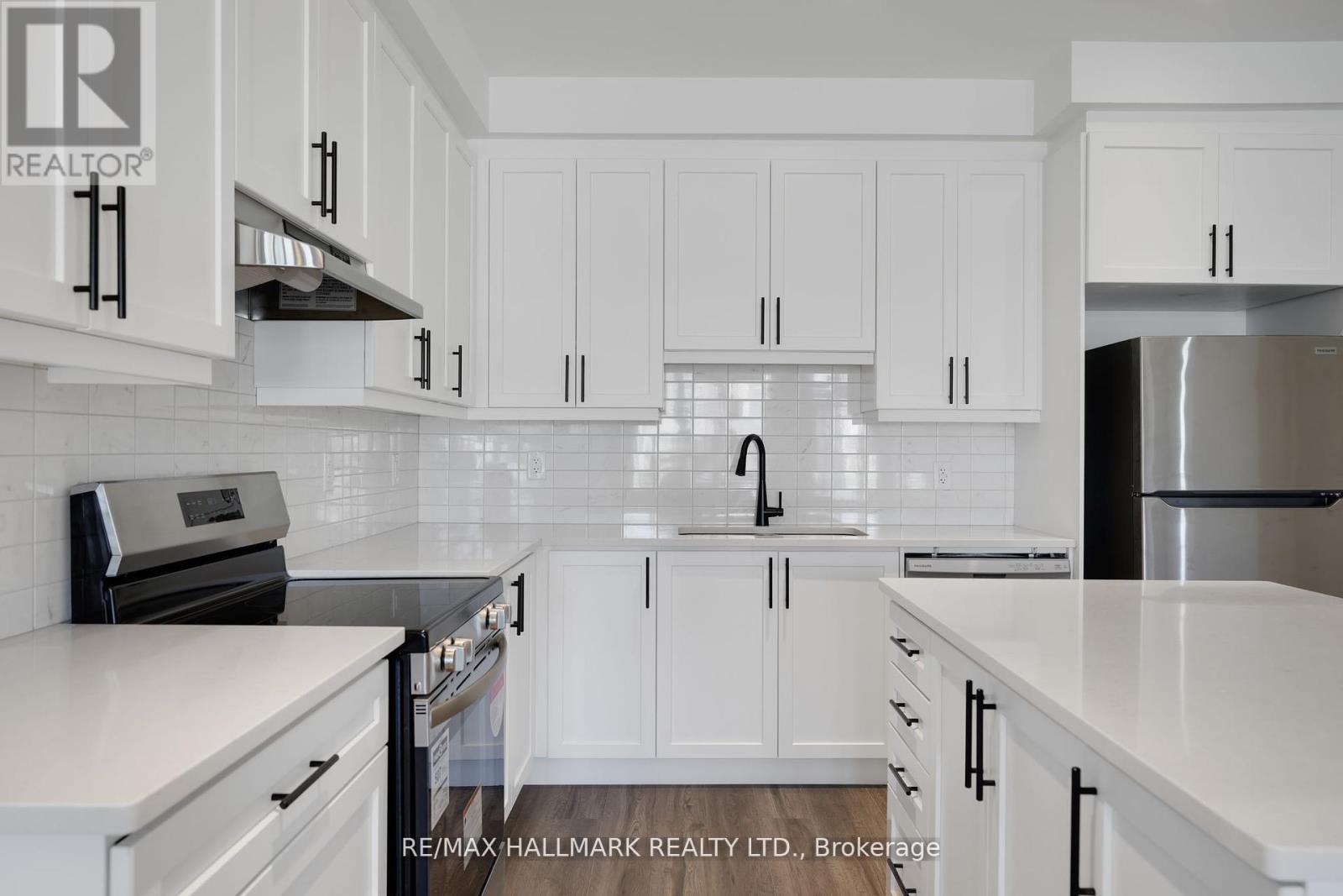 700 Sargeant Place, Innisfil, Ontario  L9S 0R9 - Photo 11 - N12653296