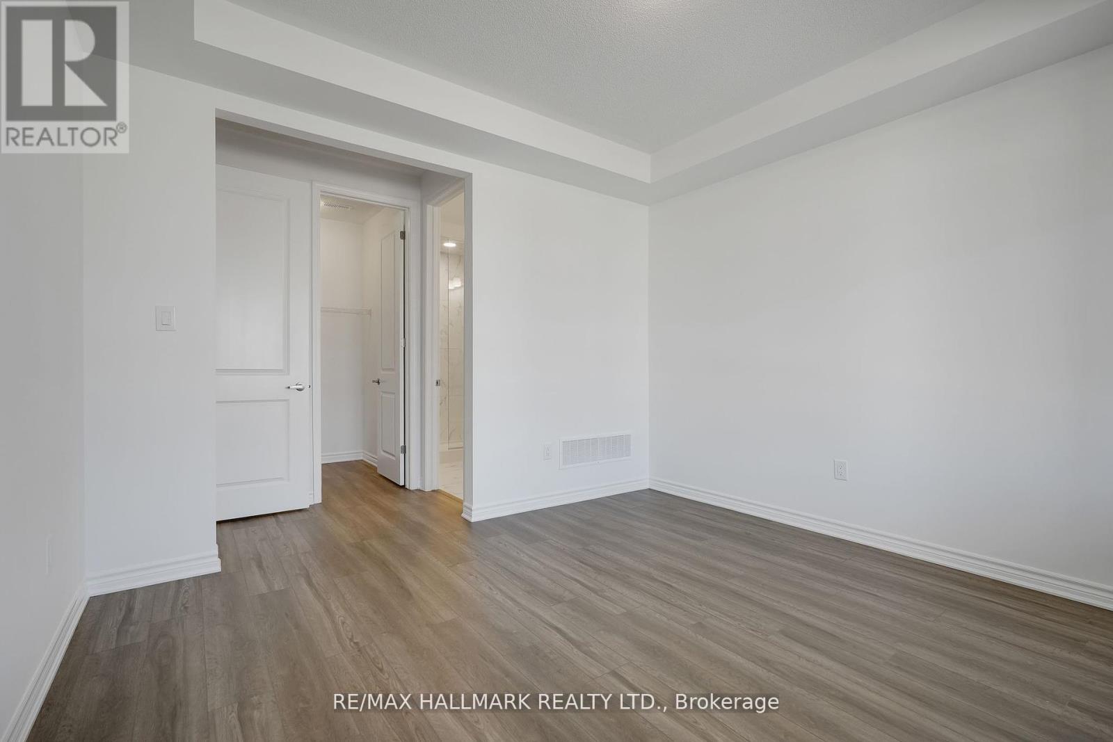 700 Sargeant Place, Innisfil, Ontario  L9S 0R9 - Photo 21 - N12653296