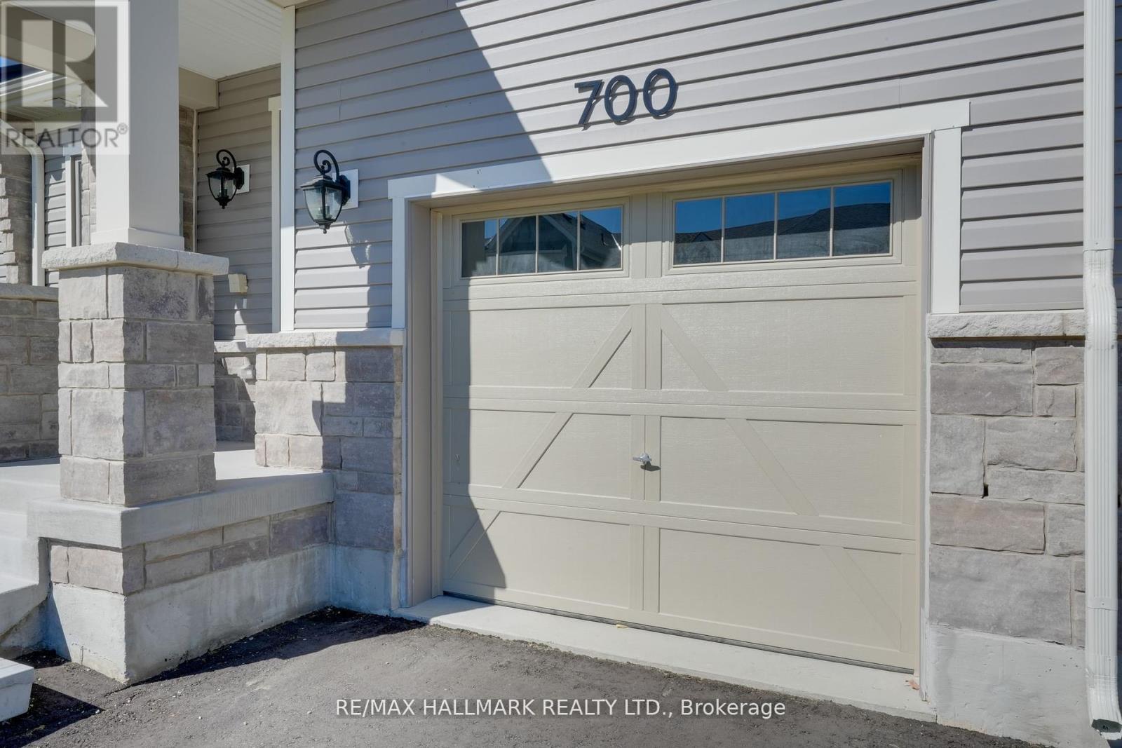 700 Sargeant Place, Innisfil, Ontario  L9S 0R9 - Photo 3 - N12653296