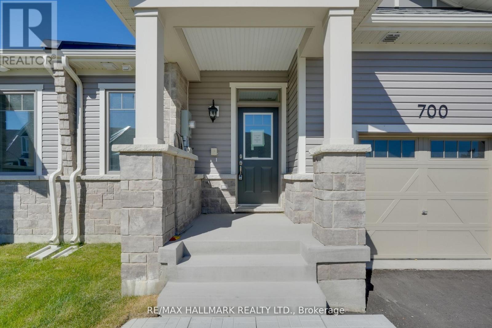 700 Sargeant Place, Innisfil, Ontario  L9S 0R9 - Photo 4 - N12653296