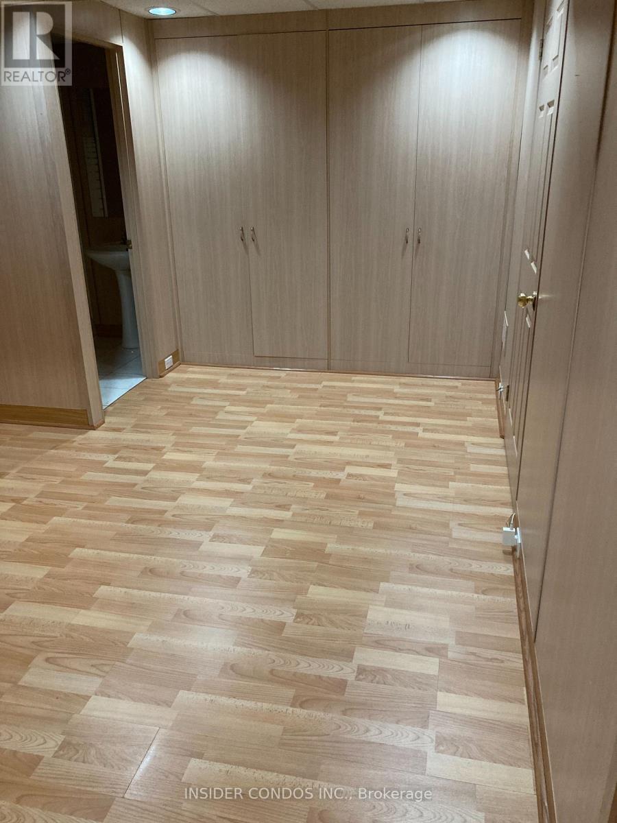 126 Pinedale Gate, Vaughan, Ontario  L4L 8X3 - Photo 10 - N12653312