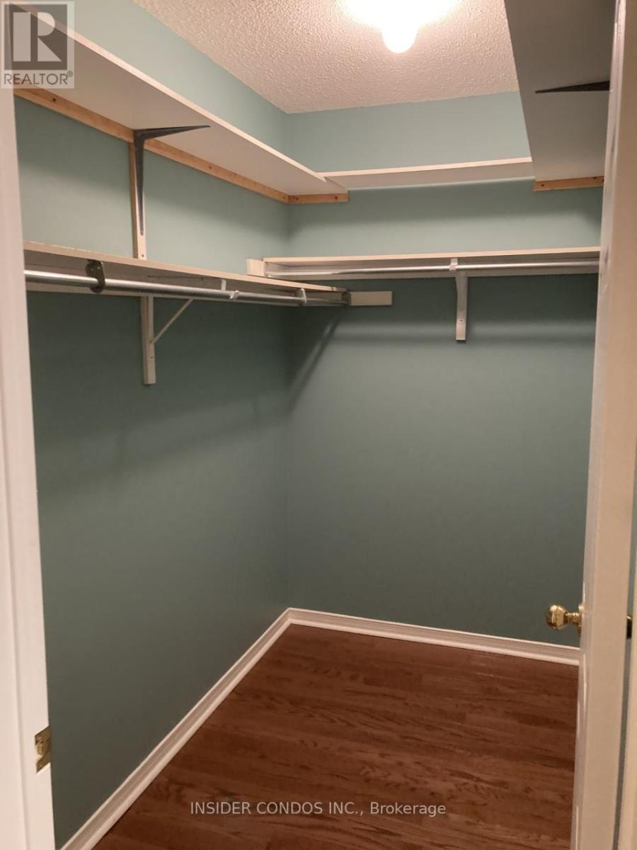 126 Pinedale Gate, Vaughan, Ontario  L4L 8X3 - Photo 8 - N12653312