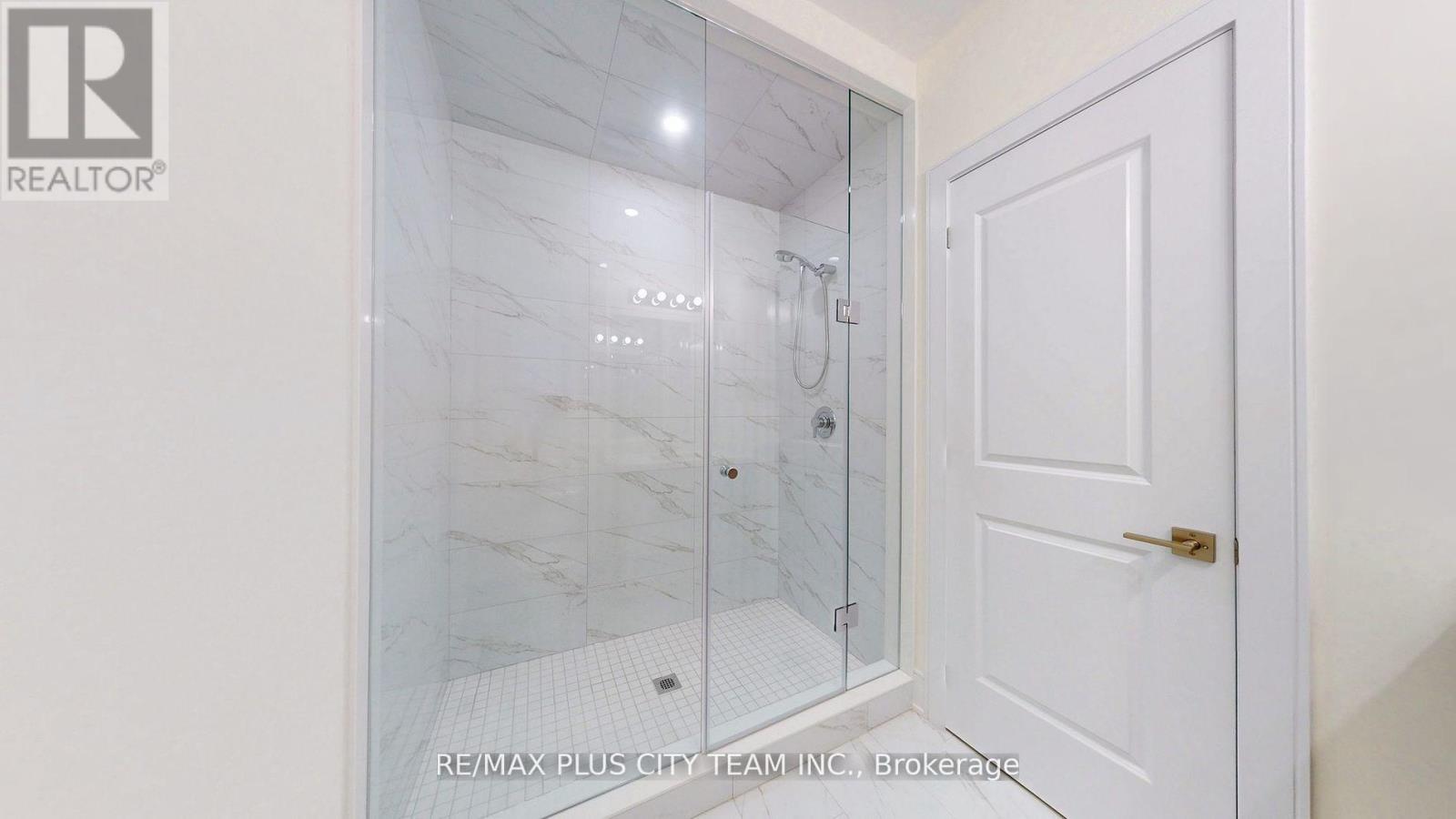 8 Saxby Farm Avenue, King, Ontario  L7B 0T1 - Photo 36 - N12653318