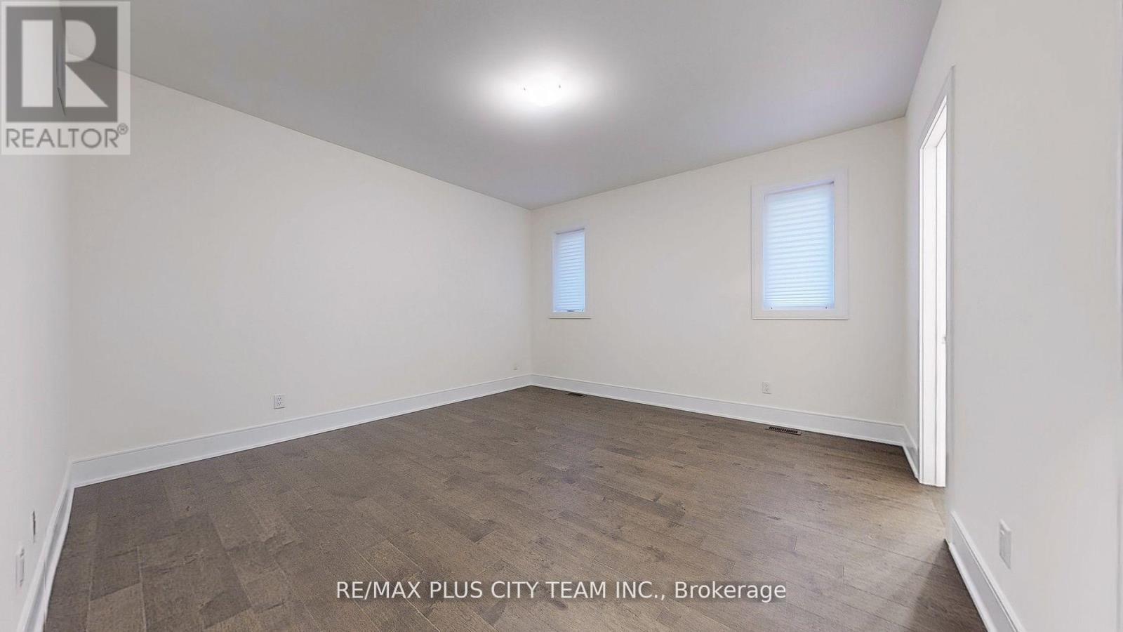 8 Saxby Farm Avenue, King, Ontario  L7B 0T1 - Photo 38 - N12653318