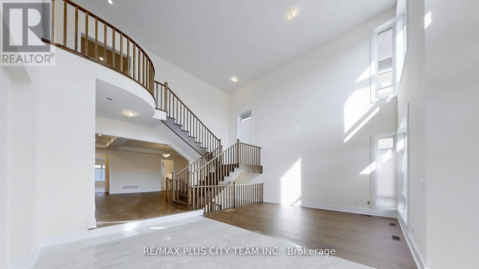 8 Saxby Farm Avenue, King, Ontario  L7B 0T1 - Photo 5 - N12653318