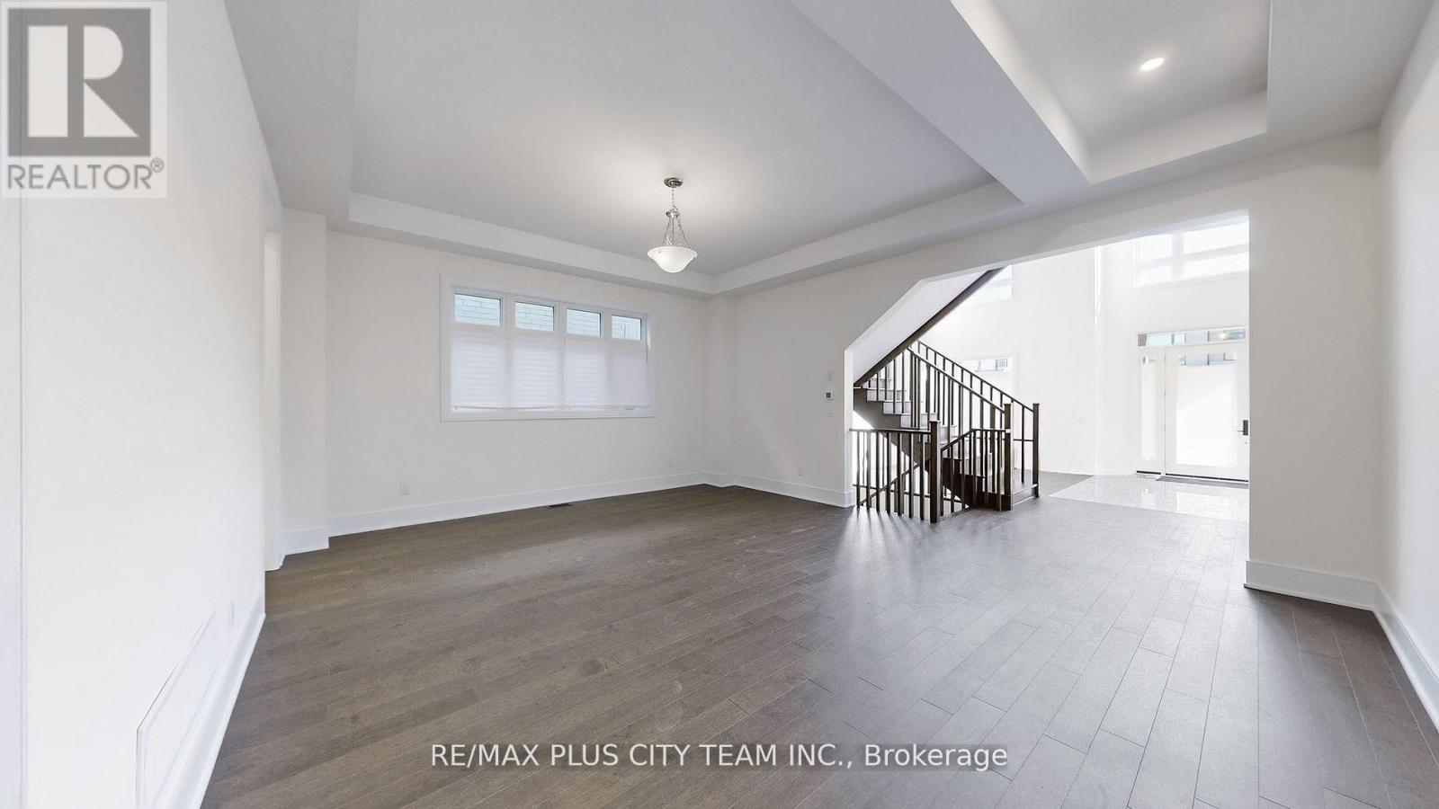 8 Saxby Farm Avenue, King, Ontario  L7B 0T1 - Photo 7 - N12653318