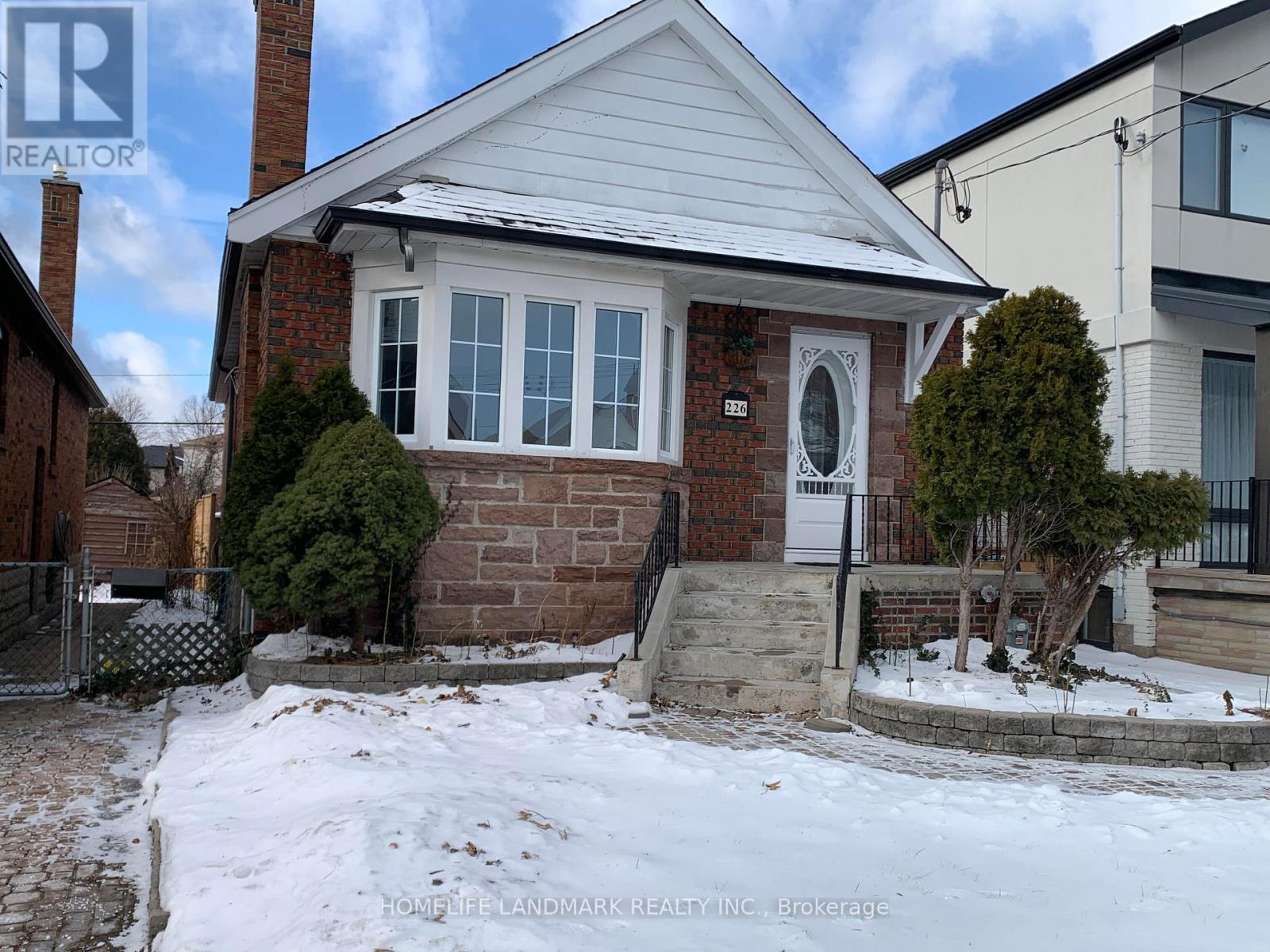 226 Donlands Avenue, Toronto, Ontario  M4J 3R2 - Photo 2 - E12652868
