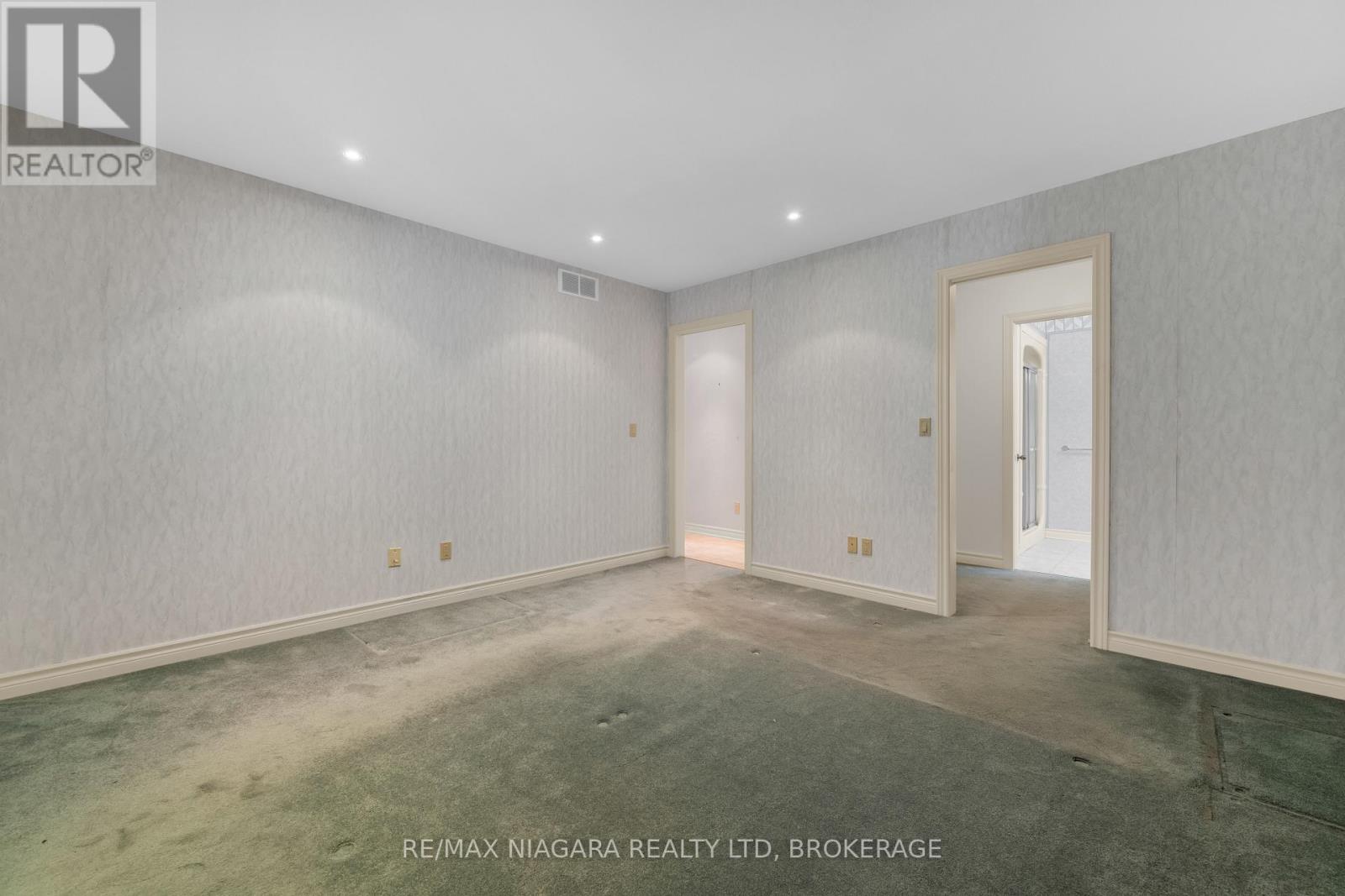 40 Frontier Drive, Niagara-On-The-Lake, Ontario  L0S 1J0 - Photo 17 - X12425600