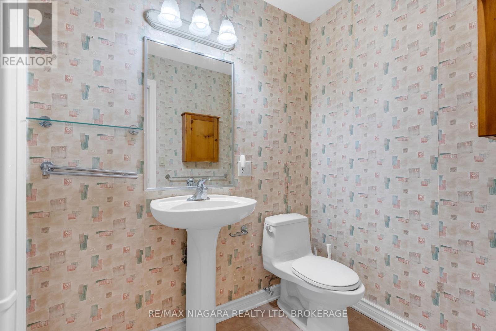 40 Frontier Drive, Niagara-On-The-Lake, Ontario  L0S 1J0 - Photo 27 - X12425600